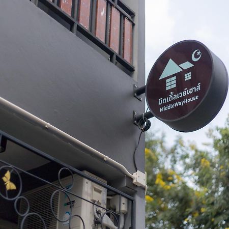 Middleway House Bangkok Hotel Ngoại thất bức ảnh