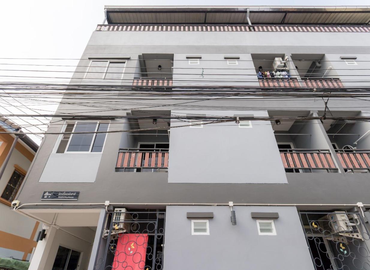 Middleway House Bangkok Hotel Ngoại thất bức ảnh