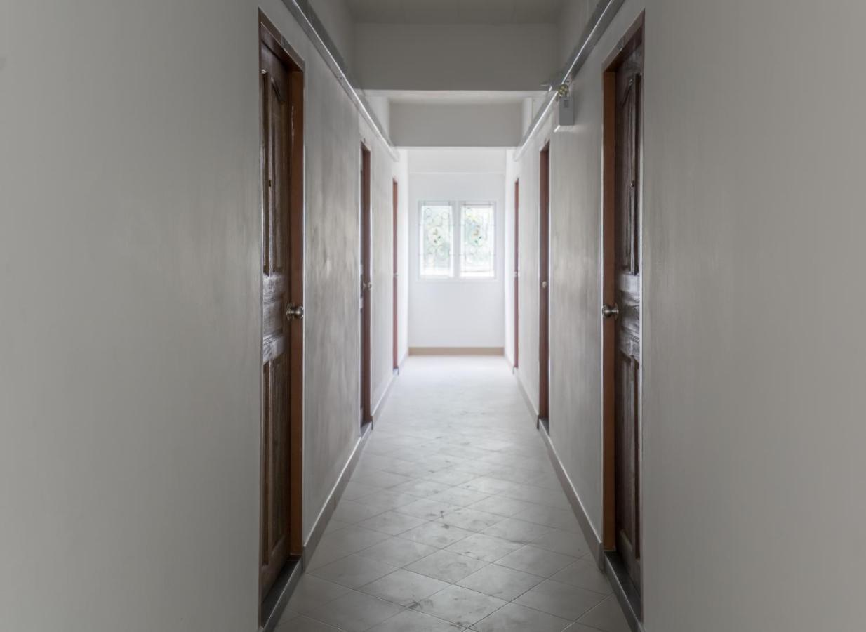 Middleway House Bangkok Hotel Ngoại thất bức ảnh